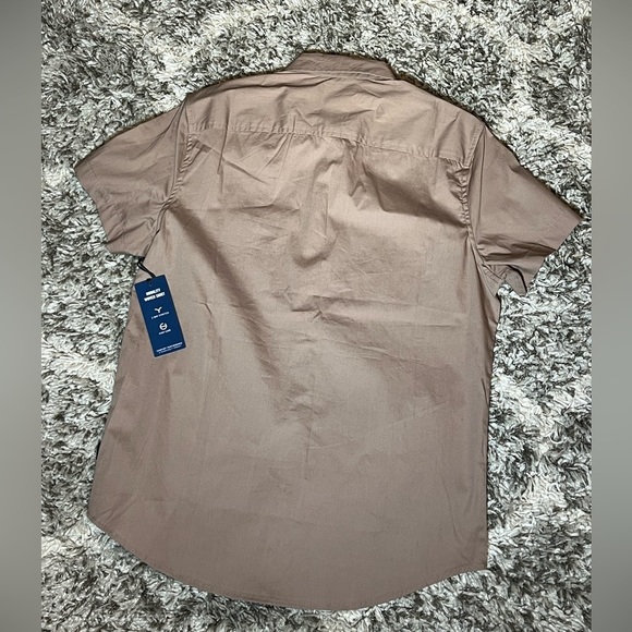 NWT Kenneth Cole Button Up Tee Mens Size Medium Brand New Fast Shipping - Picture 4 of 4